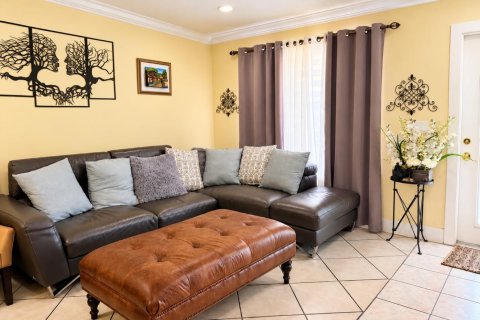 Touwnhouse à vendre à Boca Raton, Floride: 3 chambres, 102.75 m2 № 2439184 - photo 3