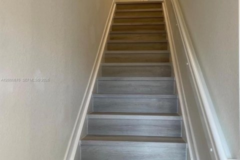 Townhouse in Florida City, Florida 3 bedrooms, 128.21 sq.m. № 2065207 - photo 9