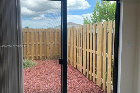 Townhouse in Florida City, Florida 3 bedrooms, 128.21 sq.m. № 2065207 - photo 8