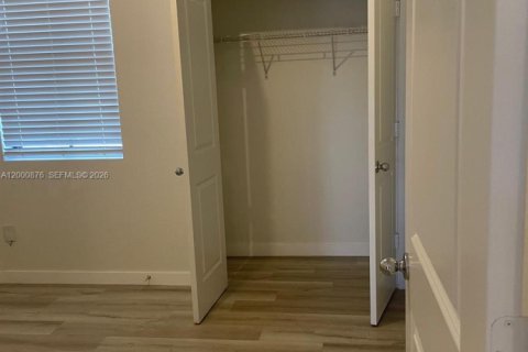 Townhouse in Florida City, Florida 3 bedrooms, 128.21 sq.m. № 2065207 - photo 5