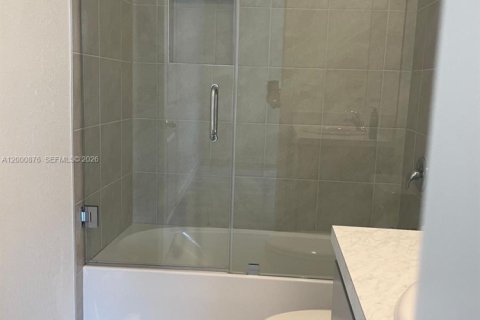 Townhouse in Florida City, Florida 3 bedrooms, 128.21 sq.m. № 2065207 - photo 3