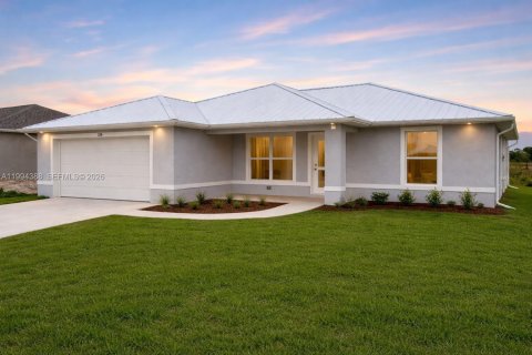 House in LaBelle, Florida 3 bedrooms, 135.82 sq.m. № 2056494