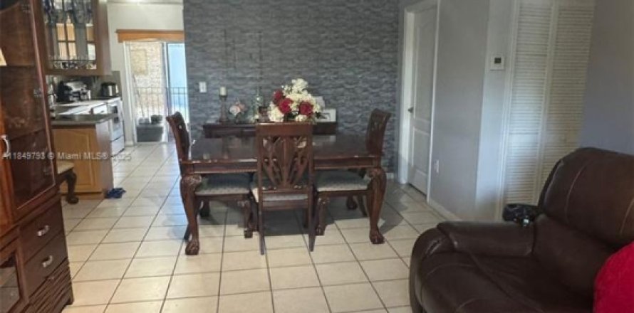 Villa ou maison à Hialeah, Floride 2 chambres, 88.26 m2 № 1852429
