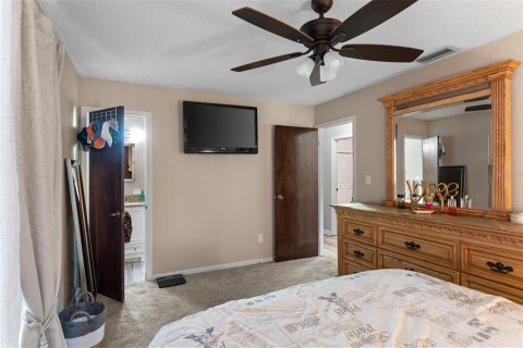 House in Auburndale, Florida 3 bedrooms, 140.1 sq.m. № 1630089 - photo 17