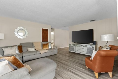 House in Auburndale, Florida 3 bedrooms, 140.1 sq.m. № 1630089 - photo 6