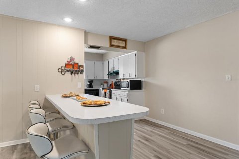 House in Auburndale, Florida 3 bedrooms, 140.1 sq.m. № 1630089 - photo 9