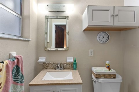 House in Auburndale, Florida 3 bedrooms, 140.1 sq.m. № 1630089 - photo 19