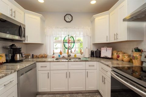 House in Hudson, Florida 3 bedrooms, 166.02 sq.m. № 1844406 - photo 13