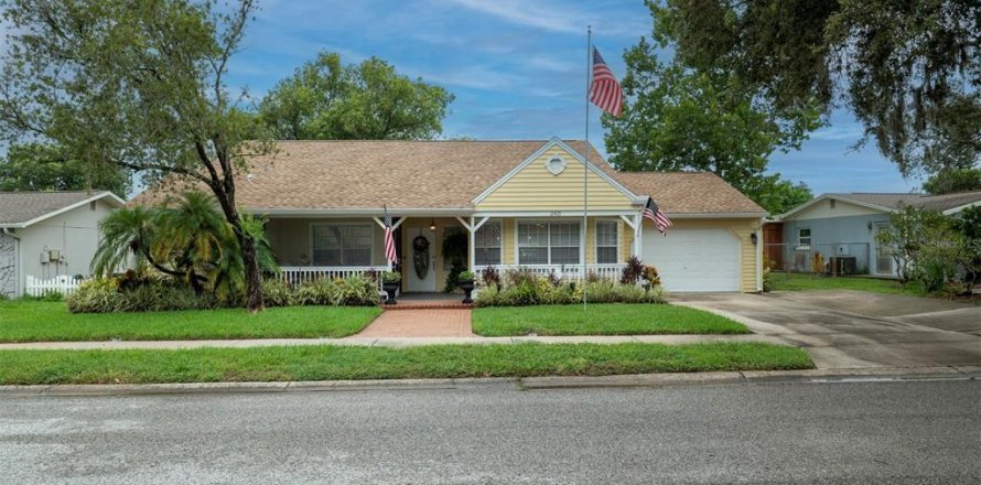 House in Hudson, Florida 3 bedrooms, 166.02 sq.m. № 1844406