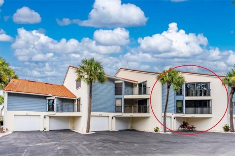 Condo in Englewood, Florida, 2 bedrooms № 2298249 - photo 2
