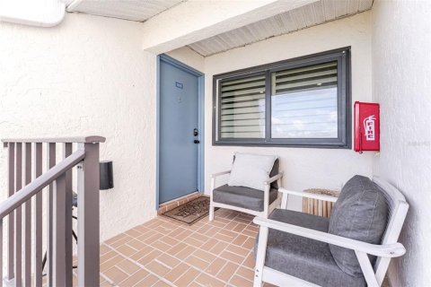 Condo in Englewood, Florida, 2 bedrooms № 2298249 - photo 6