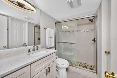 Condo in Englewood, Florida, 2 bedrooms № 2298249 - photo 27