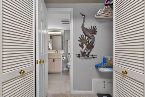 Condo in Englewood, Florida, 2 bedrooms № 2298249 - photo 26