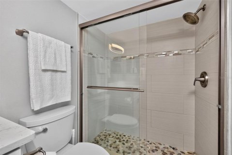 Condo in Englewood, Florida, 2 bedrooms № 2298249 - photo 28