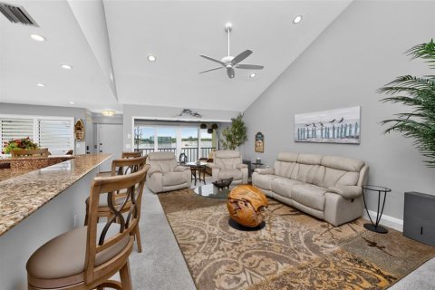Condo in Englewood, Florida, 2 bedrooms № 2298249 - photo 17