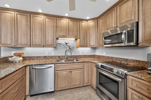 Condo in Englewood, Florida, 2 bedrooms № 2298249 - photo 15