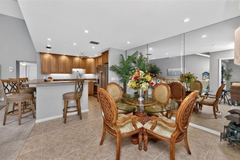 Condo in Englewood, Florida, 2 bedrooms № 2298249 - photo 12