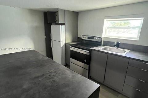 Villa ou maison à louer à Hollywood, Floride: 1 chambre № 1991165 - photo 4