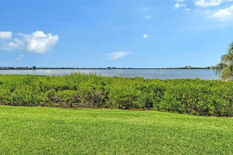 Copropriété à vendre à Bradenton, Floride: 2 chambres, 104.14 m2 № 2380492 - photo 30