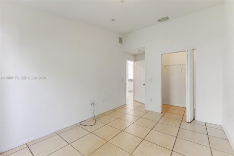 Townhouse in Pembroke Park, Florida 2 bedrooms, 89.74 sq.m. № 2048267 - photo 16