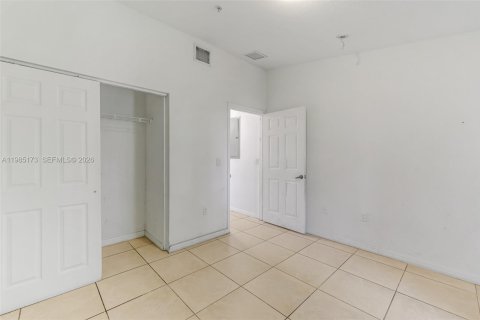 Townhouse in Pembroke Park, Florida 2 bedrooms, 89.74 sq.m. № 2048267 - photo 11