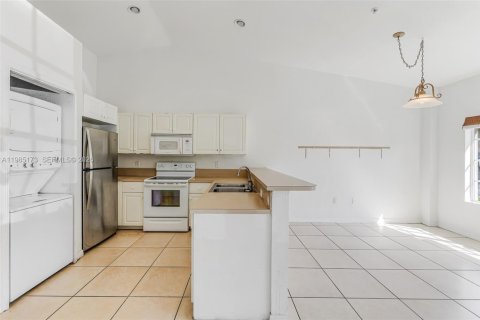 Townhouse in Pembroke Park, Florida 2 bedrooms, 89.74 sq.m. № 2048267 - photo 26