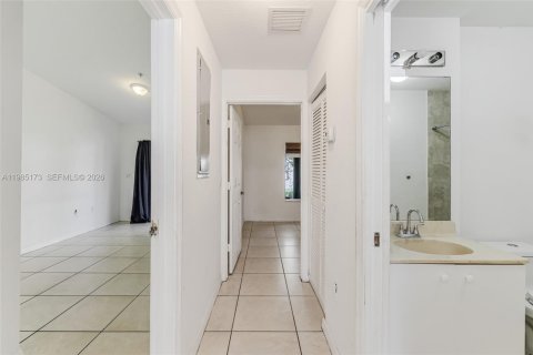 Townhouse in Pembroke Park, Florida 2 bedrooms, 89.74 sq.m. № 2048267 - photo 8