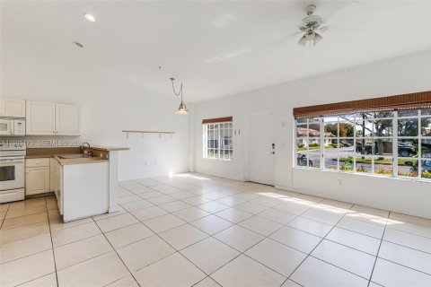 Townhouse in Pembroke Park, Florida 2 bedrooms, 89.74 sq.m. № 2048267 - photo 21