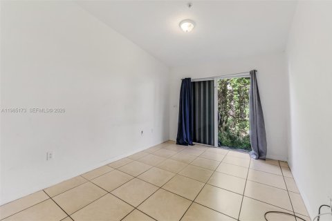 Townhouse in Pembroke Park, Florida 2 bedrooms, 89.74 sq.m. № 2048267 - photo 14