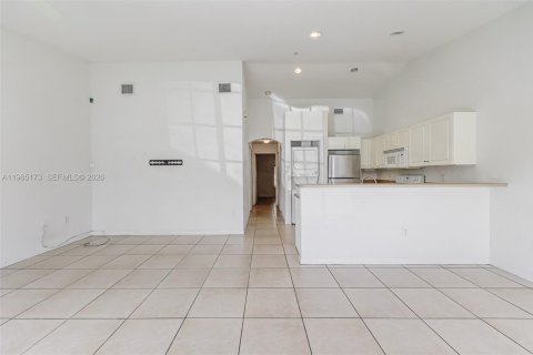 Townhouse in Pembroke Park, Florida 2 bedrooms, 89.74 sq.m. № 2048267 - photo 5