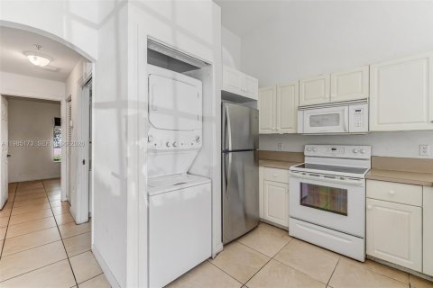 Townhouse in Pembroke Park, Florida 2 bedrooms, 89.74 sq.m. № 2048267 - photo 28