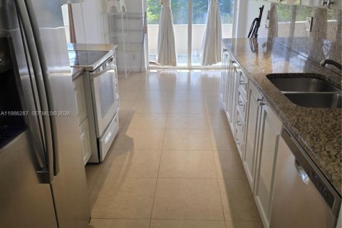 Condo in Aventura, Florida, 2 bedrooms  № 2049588 - photo 15