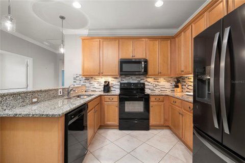 House in North Port, Florida 2 bedrooms, 146.04 sq.m. № 1717012 - photo 15