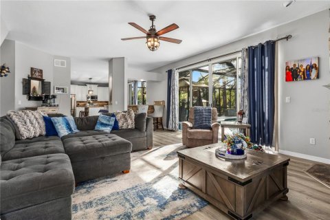 Villa ou maison à vendre à Chuluota, Floride: 7 chambres, 480.58 m2 № 2115919 - photo 11