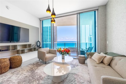 Condo in Sunny Isles Beach, Florida, 2 bedrooms  № 2241678 - photo 13