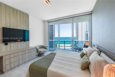 Condo in Sunny Isles Beach, Florida, 2 bedrooms  № 2241678 - photo 17