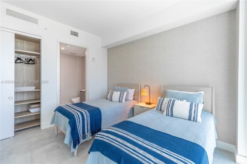 Condo in Sunny Isles Beach, Florida, 2 bedrooms  № 2241678 - photo 26