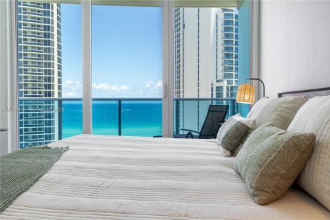 Condo in Sunny Isles Beach, Florida, 2 bedrooms  № 2241678 - photo 16