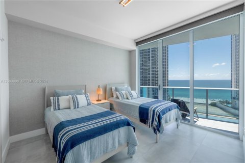 Condo in Sunny Isles Beach, Florida, 2 bedrooms  № 2241678 - photo 27
