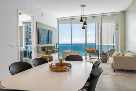 Condo in Sunny Isles Beach, Florida, 2 bedrooms  № 2241678 - photo 6