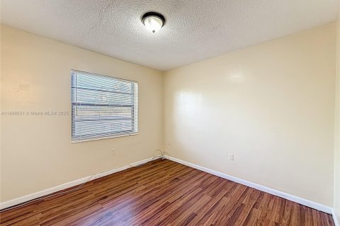 Appartement à louer à North Miami Beach, Floride: 2 chambres, 654.12 m2 № 1941006 - photo 18