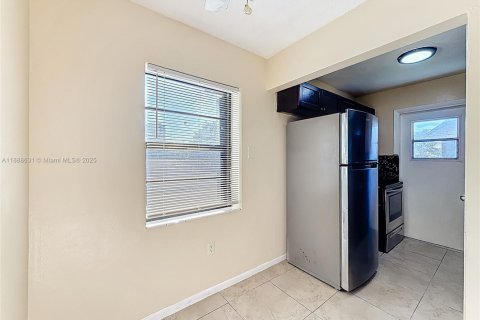 Appartement à louer à North Miami Beach, Floride: 2 chambres, 654.12 m2 № 1941006 - photo 13