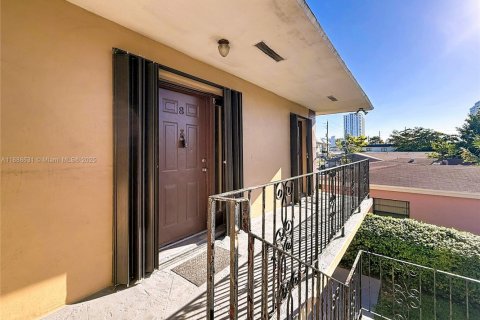 Appartement à louer à North Miami Beach, Floride: 2 chambres, 654.12 m2 № 1941006 - photo 6