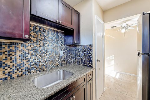 Appartement à louer à North Miami Beach, Floride: 2 chambres, 654.12 m2 № 1941006 - photo 16