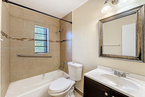 Appartement à louer à North Miami Beach, Floride: 2 chambres, 654.12 m2 № 1941006 - photo 26