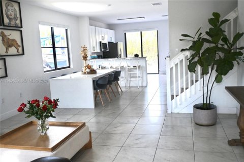 Купить виллу или дом в Майами, Флорида 4 спальни, 211.82м2, № 2023880 - фото 5
