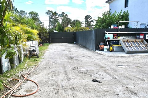 Купить виллу или дом в Майами, Флорида 4 спальни, 211.82м2, № 2023880 - фото 20