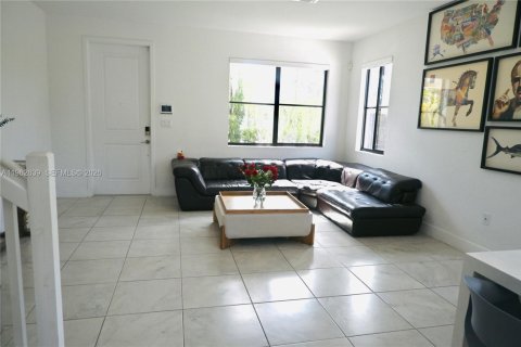 Купить виллу или дом в Майами, Флорида 4 спальни, 211.82м2, № 2023880 - фото 6