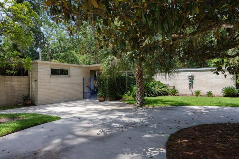 House in Gainesville, Florida 4 bedrooms, 331.66 sq.m. № 1802332 - photo 9