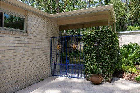 House in Gainesville, Florida 4 bedrooms, 331.66 sq.m. № 1802332 - photo 12